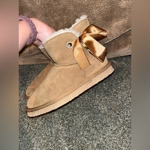 Size 8 BearPaw Boots
